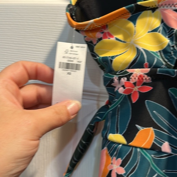NWT! Old Navy Tropic Thunder One-Piece Swim Dress Bathing Suit XS Floral Skirt - Picture 10 of 12